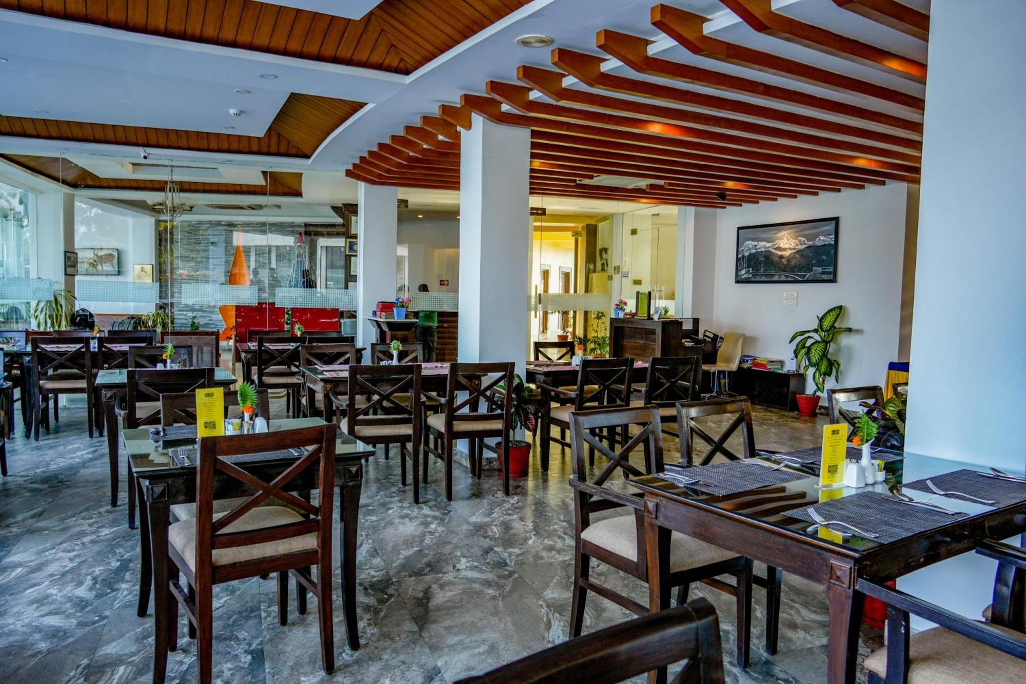 Himalayan Front Hotel By Kgh Group Pokhara Exterior photo